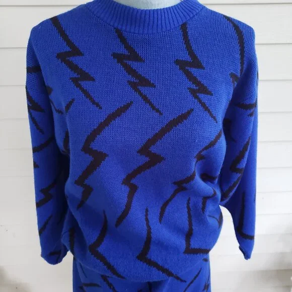 Vintage 80s 2-piece Black Lightning on dark blue knit sweater and skirt set - Picture 4 of 11